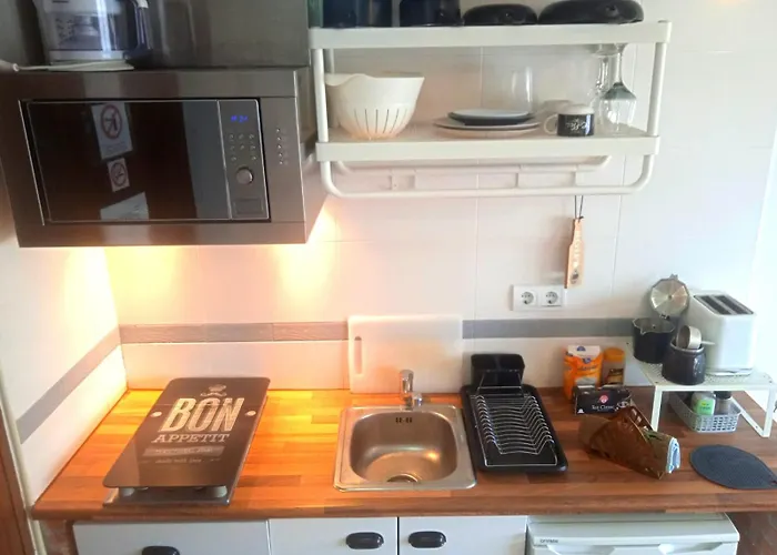 #409 Near Beaches &free Wifi Apartment *