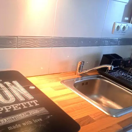 Apartment #409 Near Beaches &free Wifi *